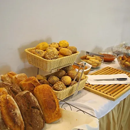 Sun 3* بلاتامونيس